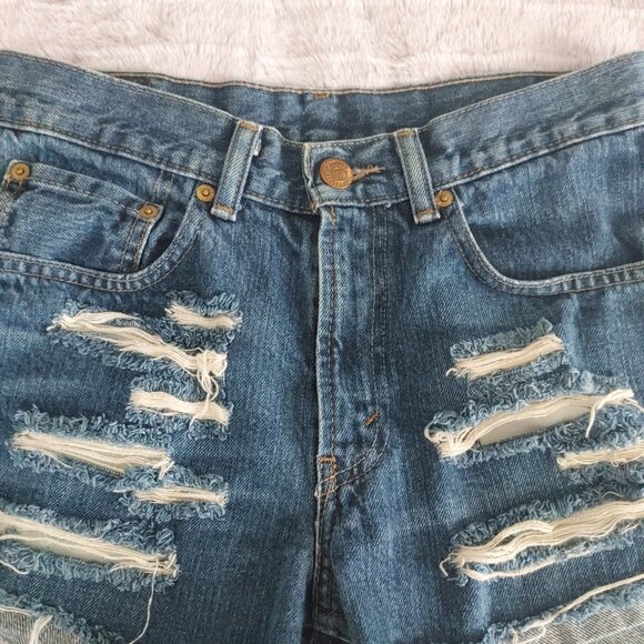 Levi's 514 Distressed Jean Shorts - Picture 5 of 6